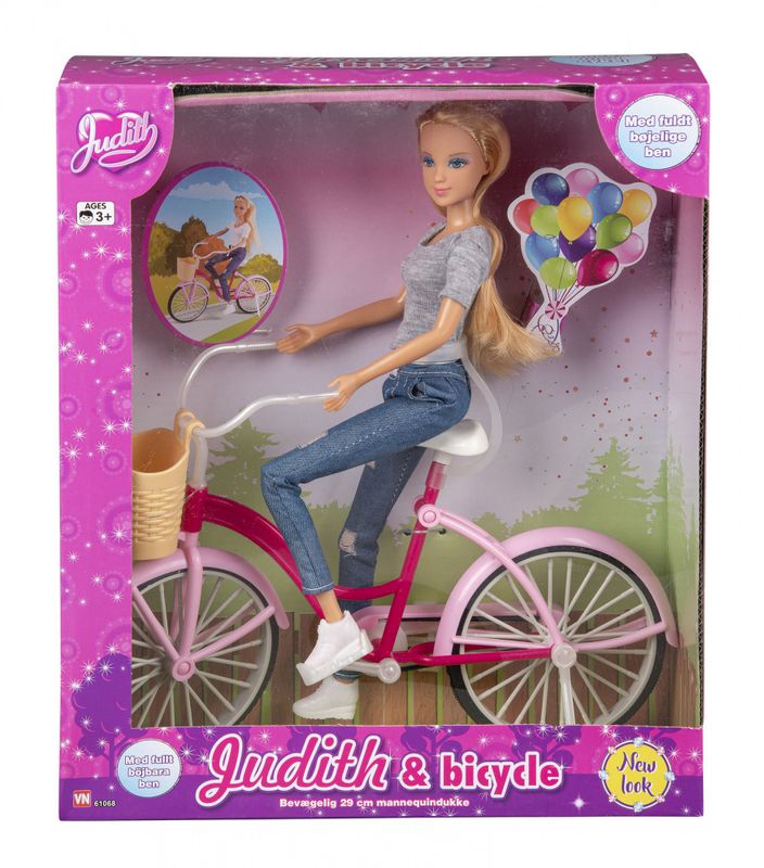 Judith med sykkel og tilbehør
